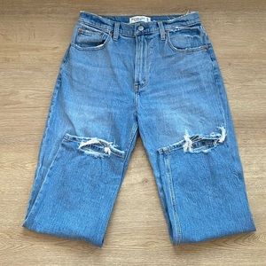 Abercrombie Ankle Straight Jeans- size 28S